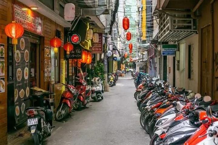 Huang Yoyo: Shop này dựa trên thiết kế basic, nhưng lại trẻ trung và phong cách.