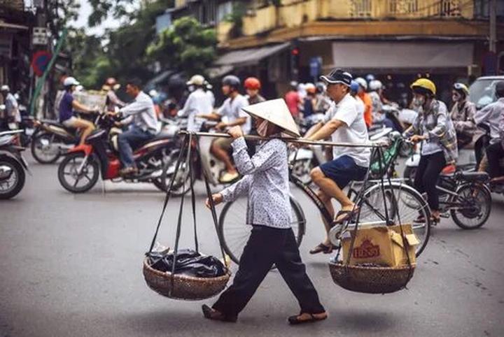 Hotspot Matrix: Biến Mẹ Cua Cốm khen vải trứng Phù thành cơ hội marketing đột phá