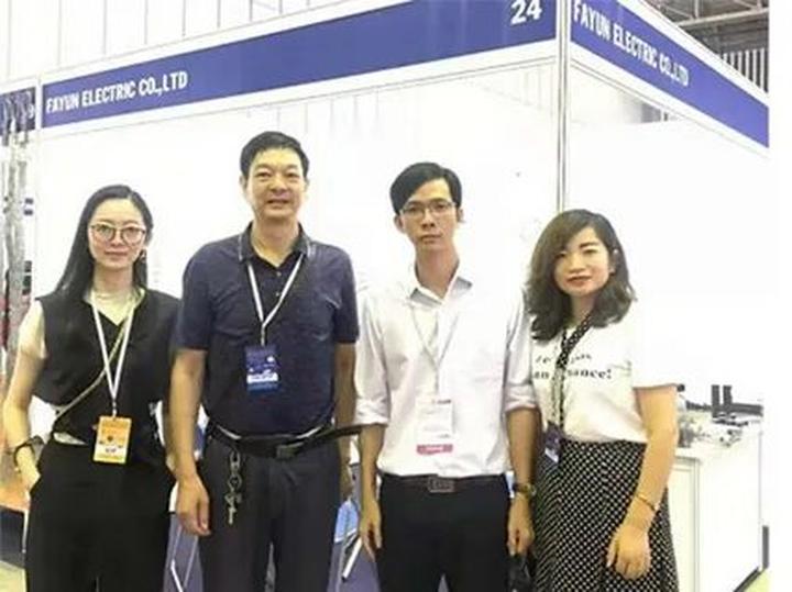 Hotspot Matrix: Biến Ông Donald Trump cùng gia thành cơ hội marketing đột phá